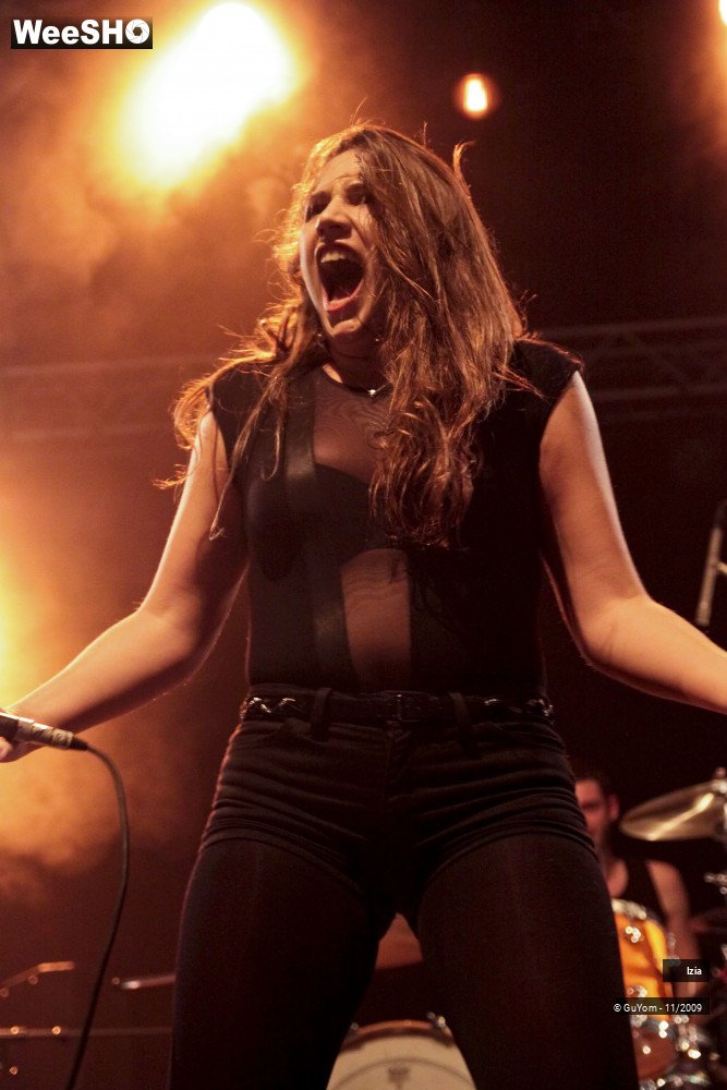 12/50 photos du spectacle Izia