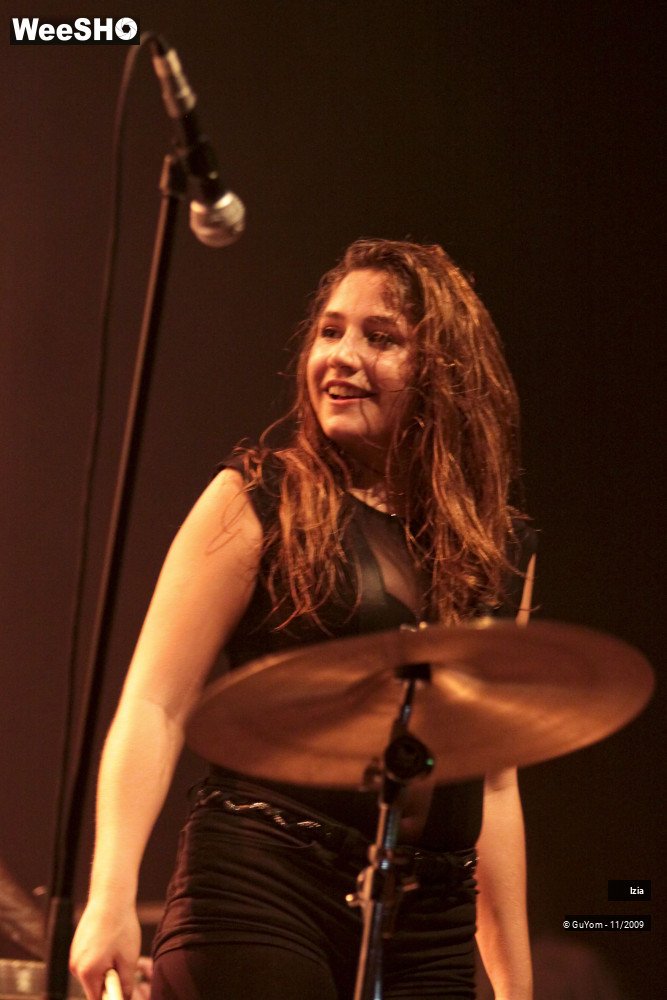 15/50 photos du spectacle Izia
