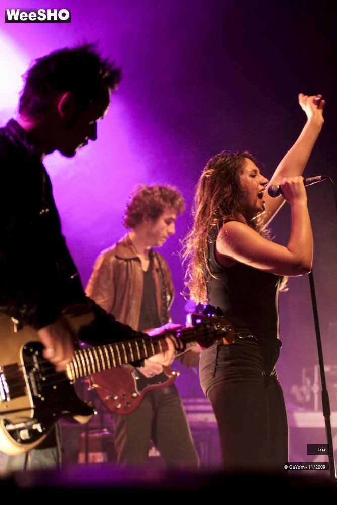 16/50 photos du spectacle Izia