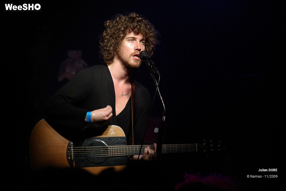 30/41 photos du spectacle Julien Doré & the Bash