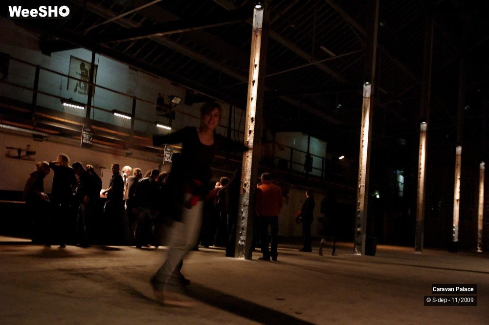 18/35 photos du spectacle Caravan Palace