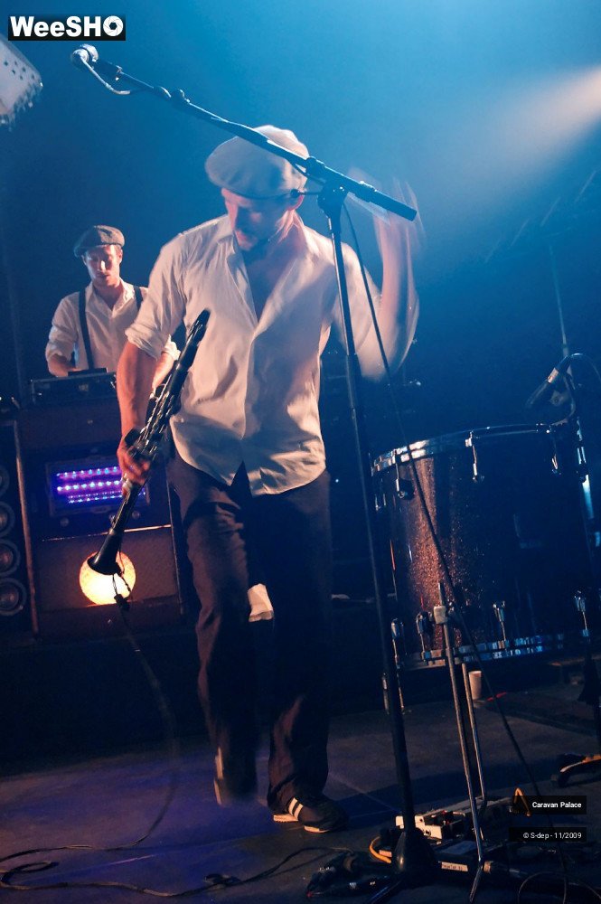 29/35 photos du spectacle Caravan Palace