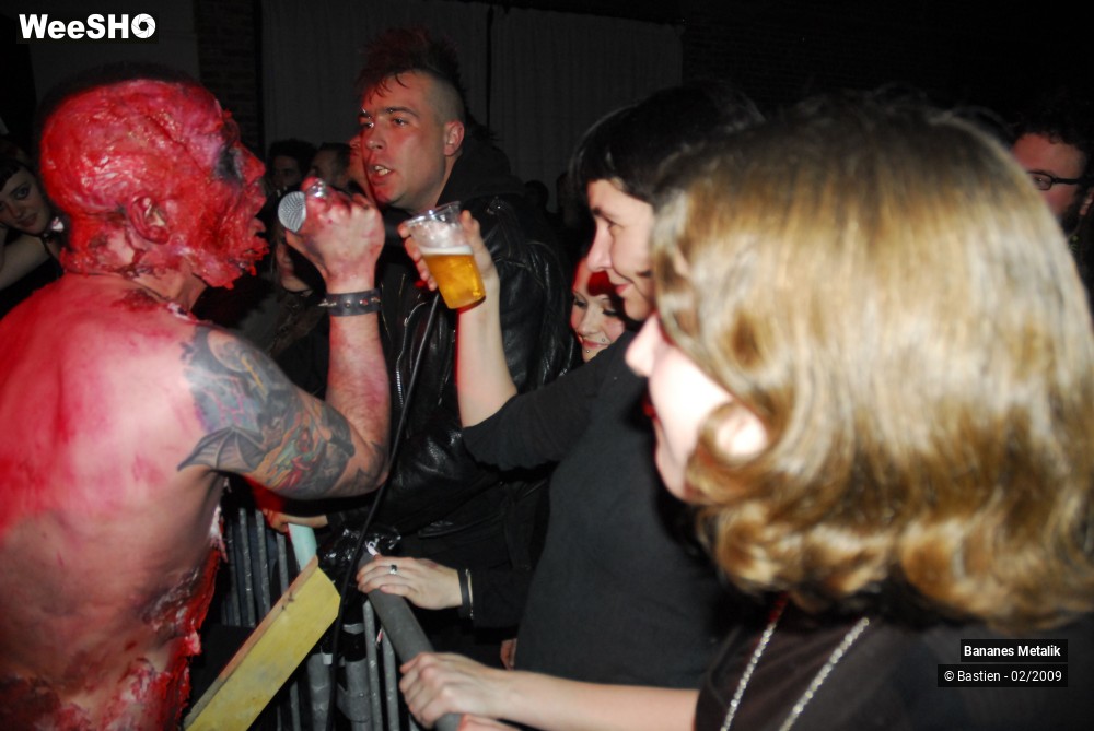 24/25 photos du spectacle Bananes Metalik