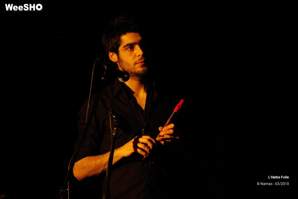 16/28 photos du spectacle L'Herbe Folle