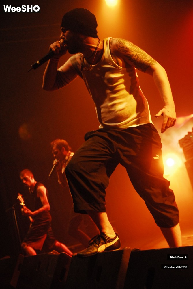 1/33 photos du spectacle Black Bomb A