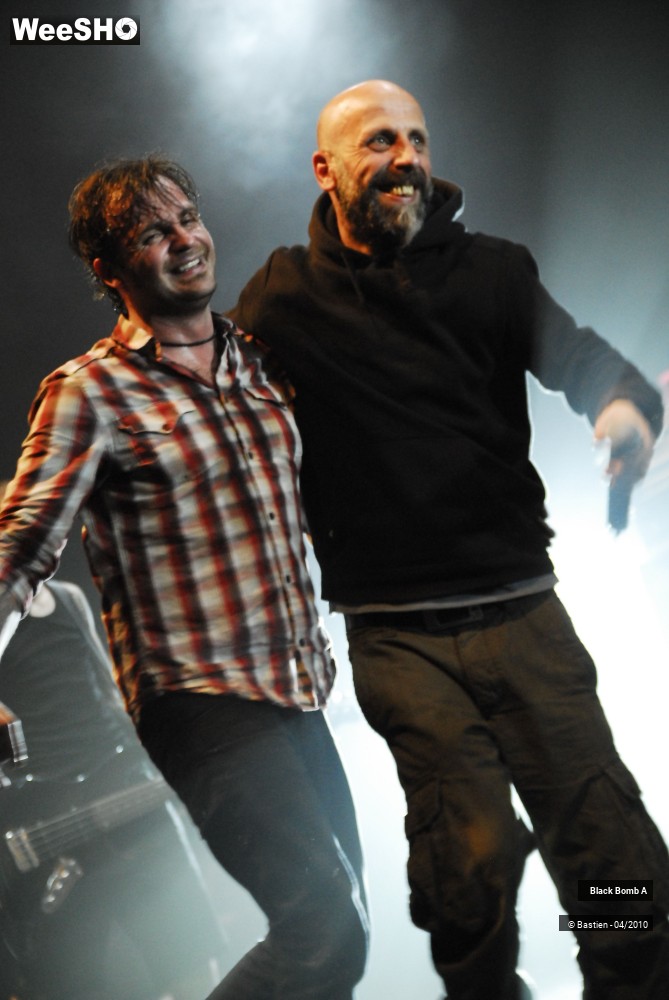 2/33 photos du spectacle Black Bomb A