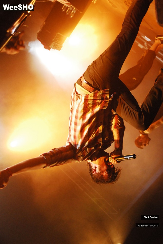 4/33 photos du spectacle Black Bomb A