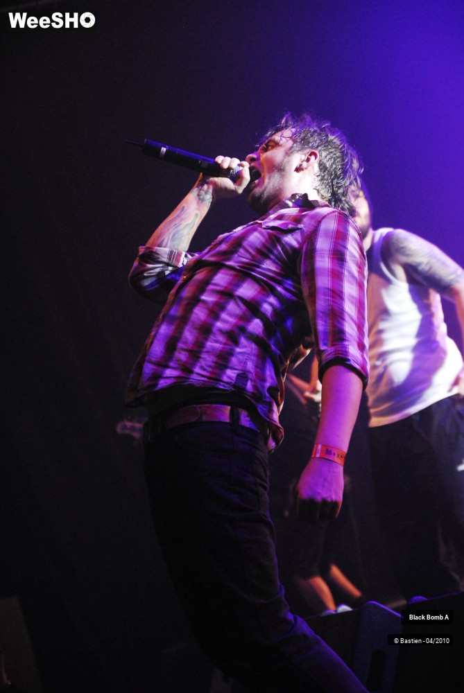 5/33 photos du spectacle Black Bomb A