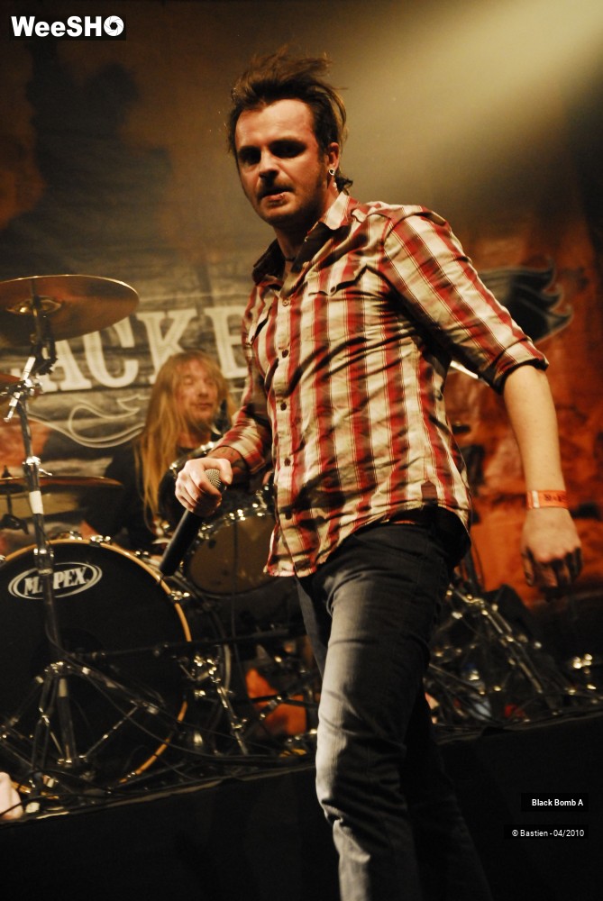 6/33 photos du spectacle Black Bomb A