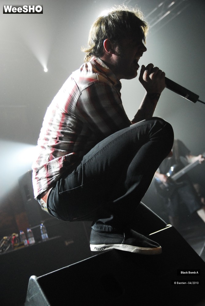 8/33 photos du spectacle Black Bomb A