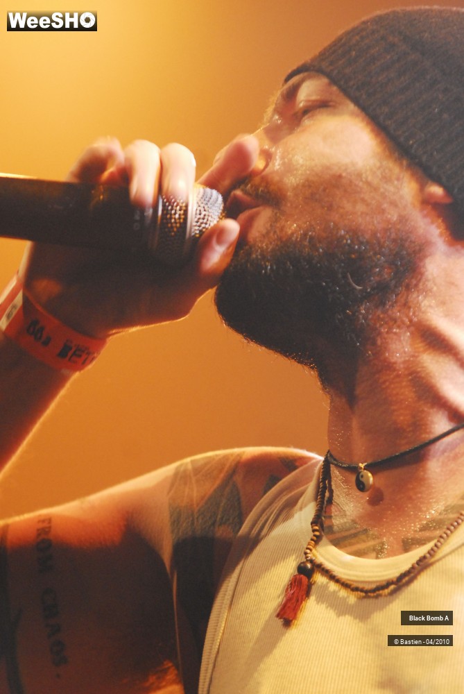 10/33 photos du spectacle Black Bomb A