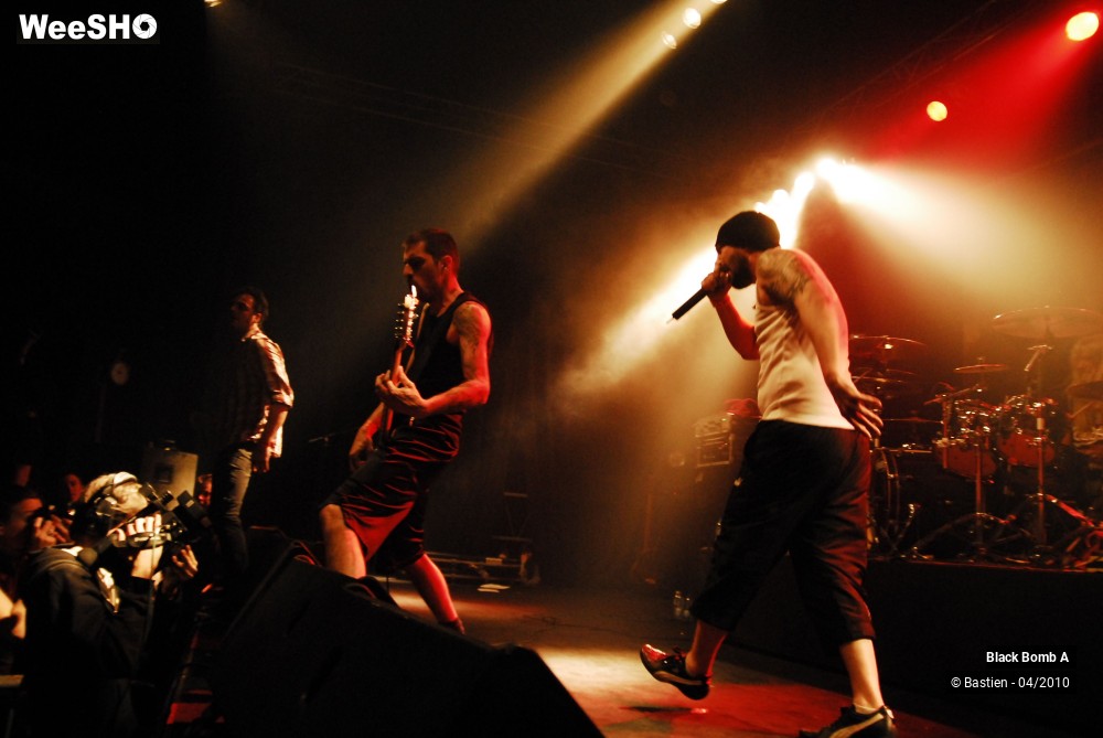 19/33 photos du spectacle Black Bomb A