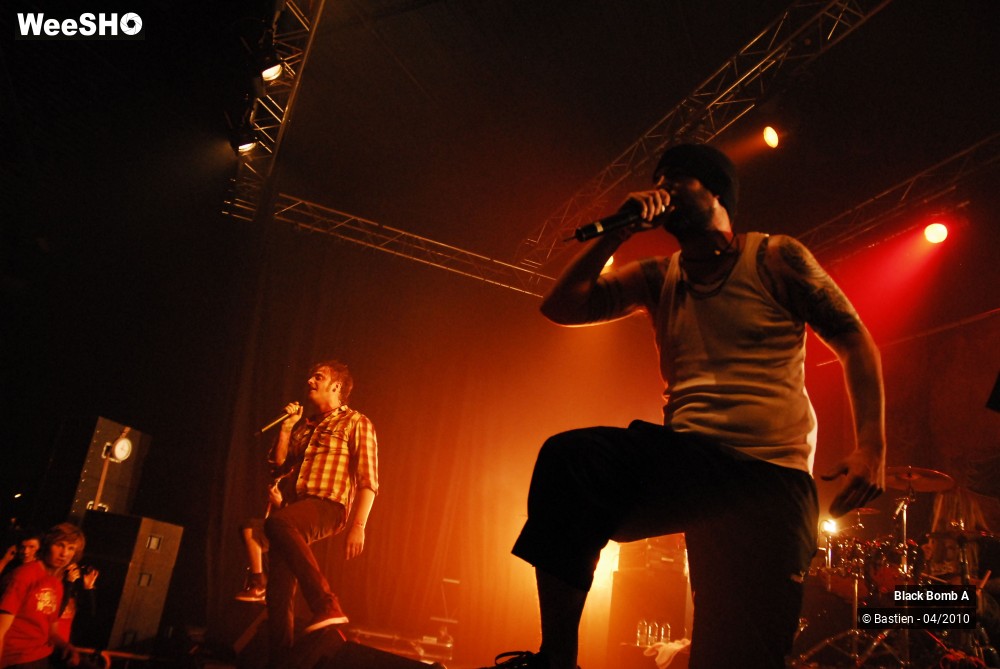 27/33 photos du spectacle Black Bomb A