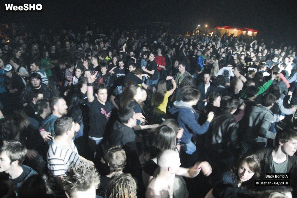 29/33 photos du spectacle Black Bomb A