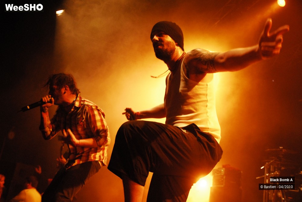 30/33 photos du spectacle Black Bomb A