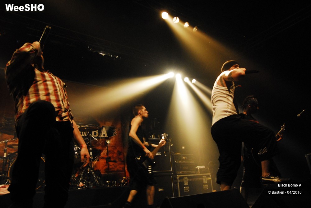 31/33 photos du spectacle Black Bomb A
