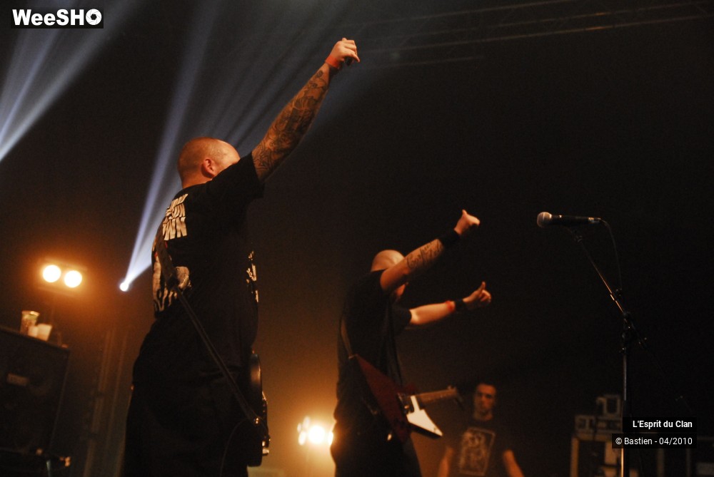 32/37 photos du spectacle L'Esprit du Clan