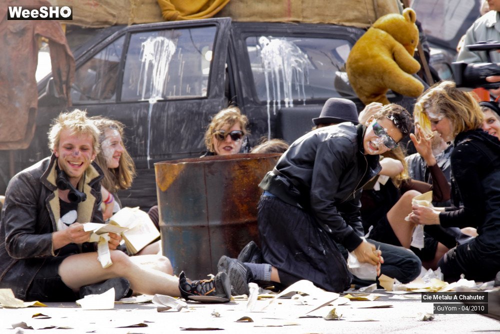 50/50 photos du spectacle 3001, l'Odysée de L'Espèce 2