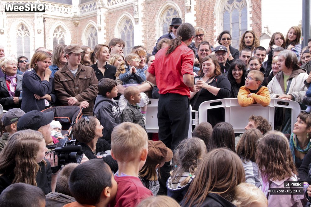 4/39 photos du spectacle Les Rues Joyeuses Ambiance 2