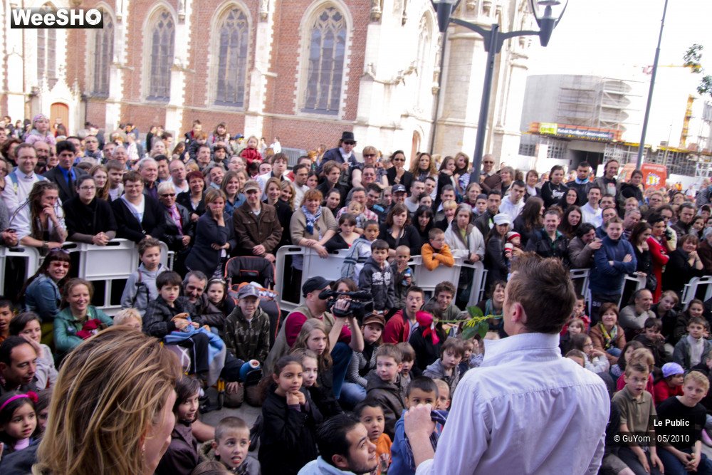 5/39 photos du spectacle Les Rues Joyeuses Ambiance 2