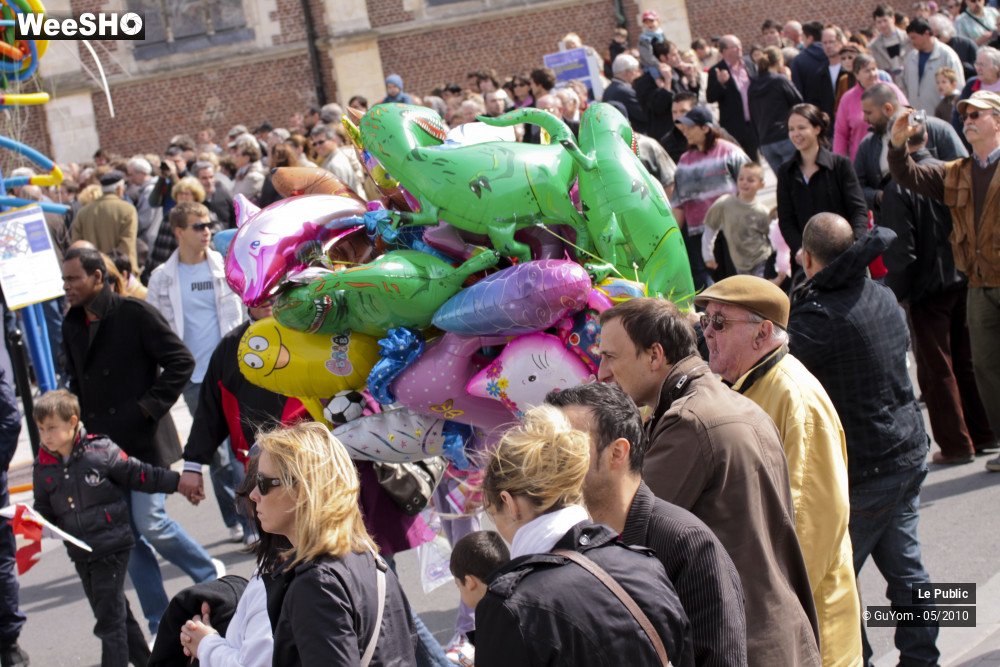 14/39 photos du spectacle Les Rues Joyeuses Ambiance 2