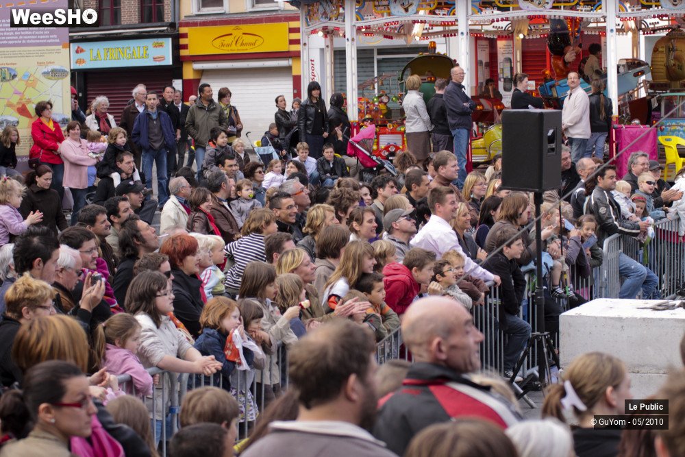 16/39 photos du spectacle Les Rues Joyeuses Ambiance 2