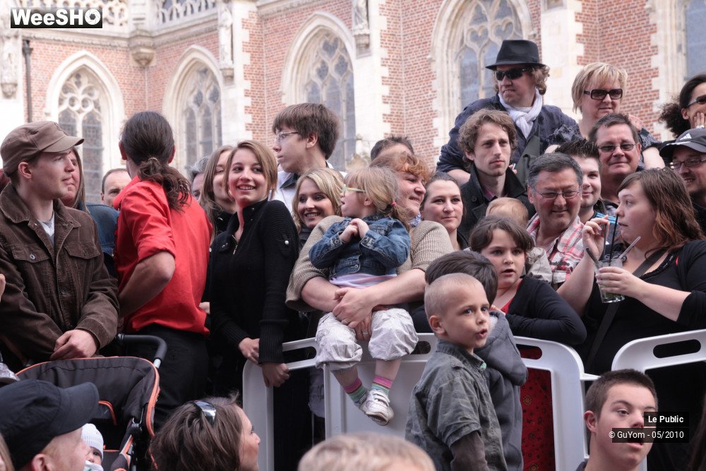 25/39 photos du spectacle Les Rues Joyeuses Ambiance 2
