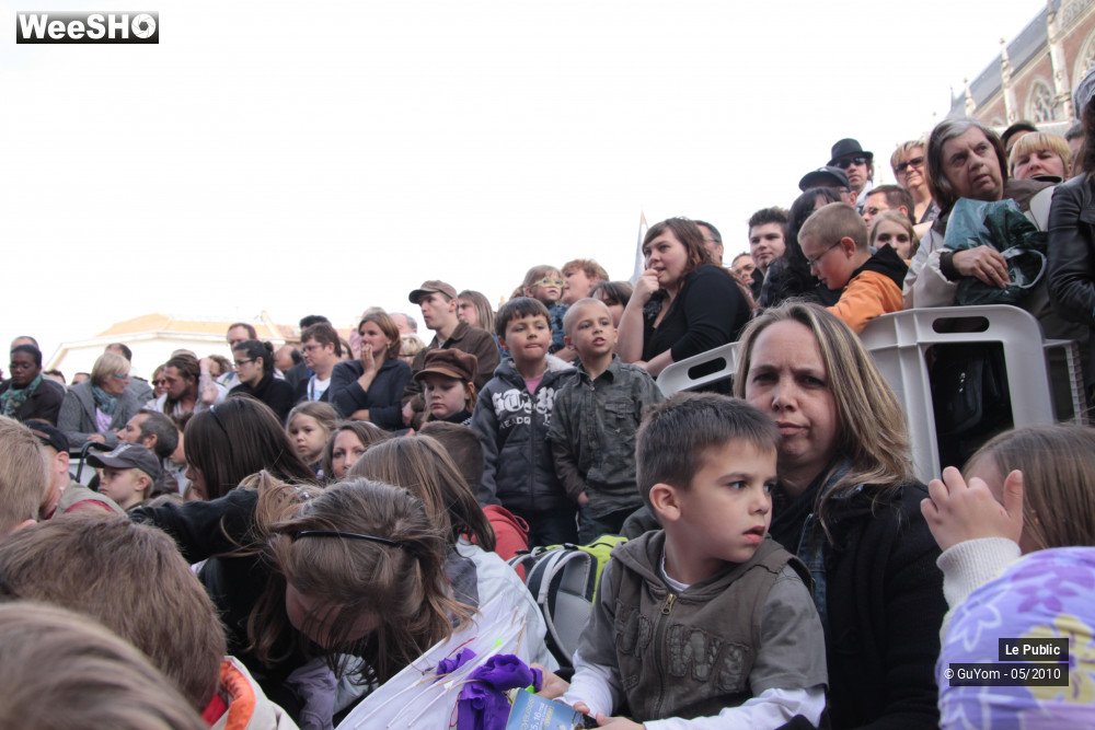 26/39 photos du spectacle Les Rues Joyeuses Ambiance 2