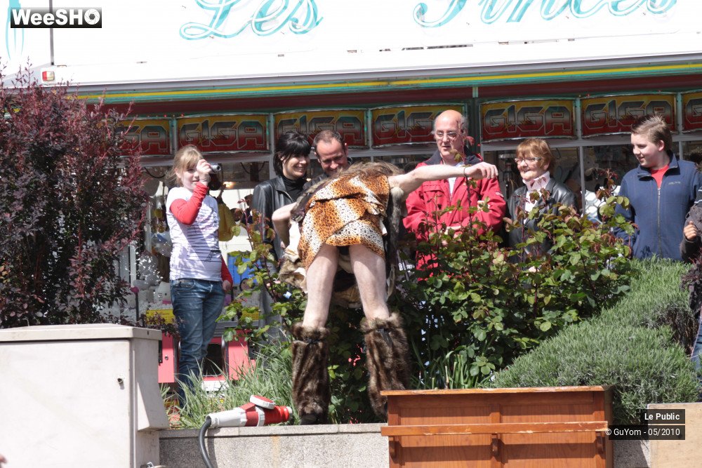 28/39 photos du spectacle Les Rues Joyeuses Ambiance 2