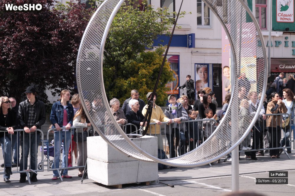 34/39 photos du spectacle Les Rues Joyeuses Ambiance 2