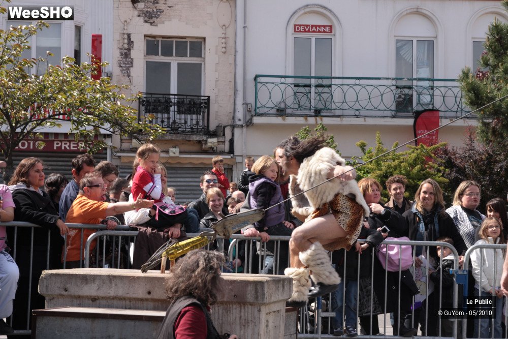36/39 photos du spectacle Les Rues Joyeuses Ambiance 2
