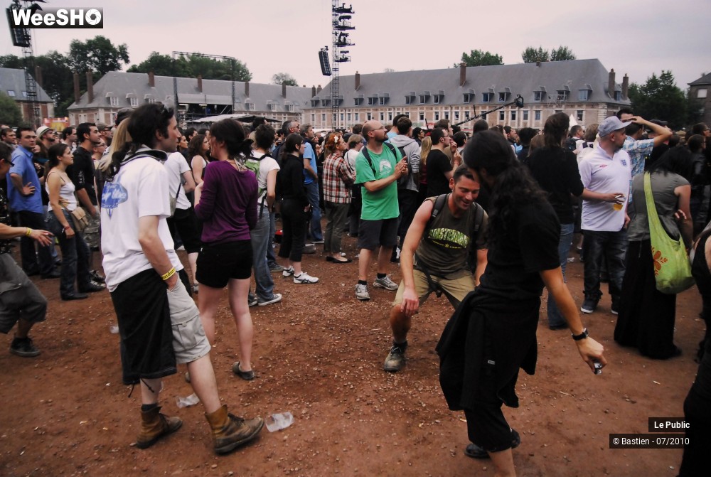 30/39 photos du spectacle Main Square Festival Ambiance J2
