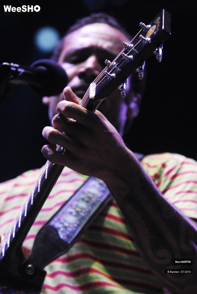 7/33 photos du spectacle Ben HARPER & Relentless7