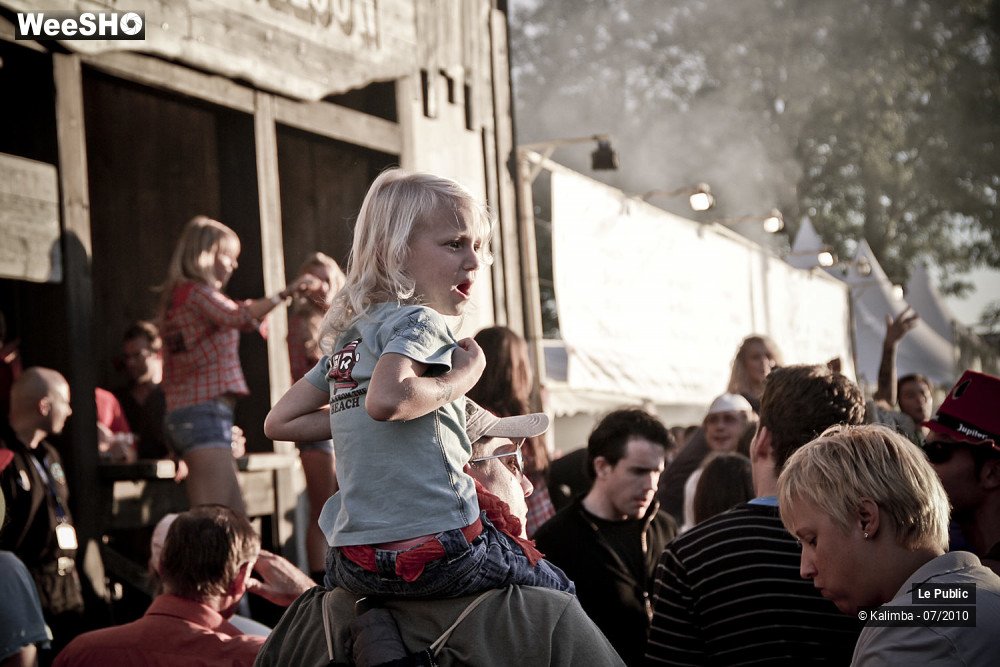 7/35 photos du spectacle Dour Ambiance Jour 2