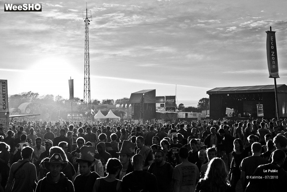 9/35 photos du spectacle Dour Ambiance Jour 2