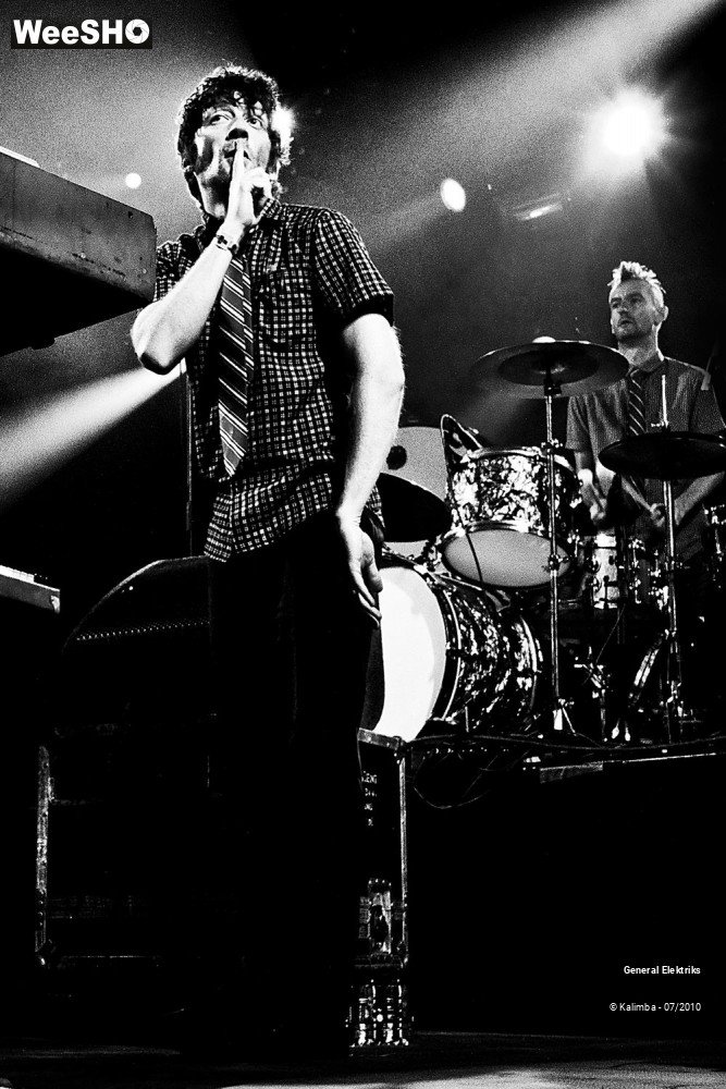 40/50 photos du spectacle General Elektriks