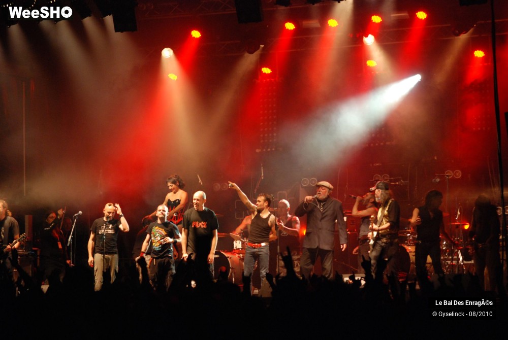 4/33 photos du spectacle Le Bal des Enragés 1