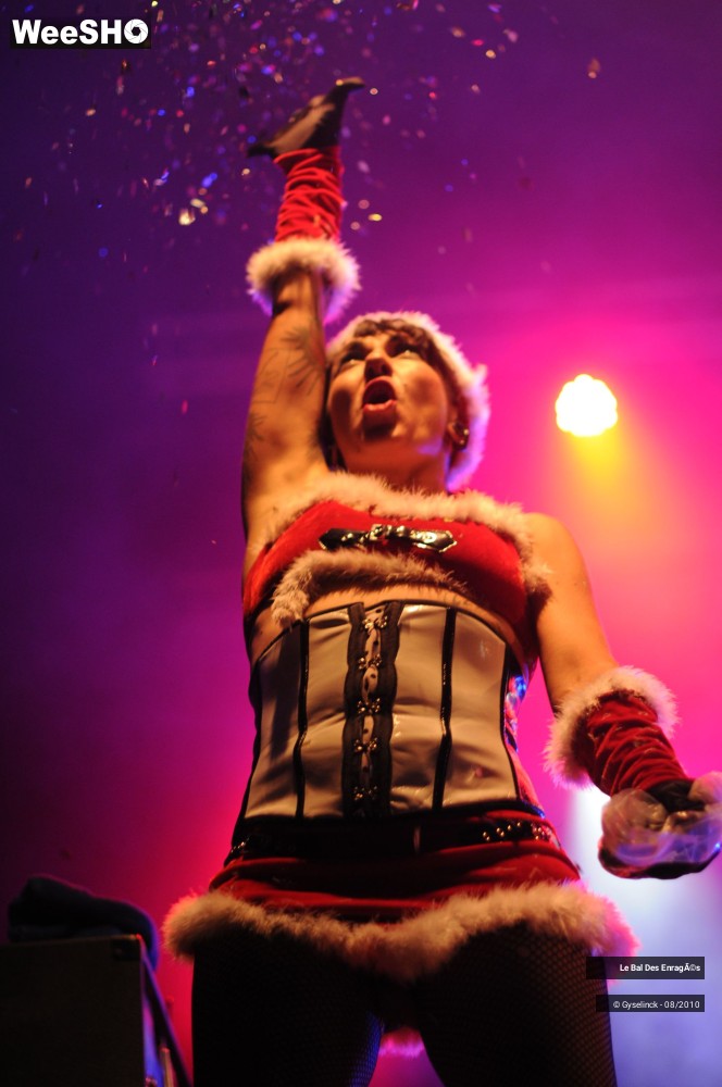 8/33 photos du spectacle Le Bal des Enragés 1