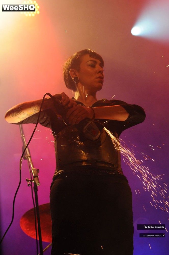 14/33 photos du spectacle Le Bal des Enragés 1