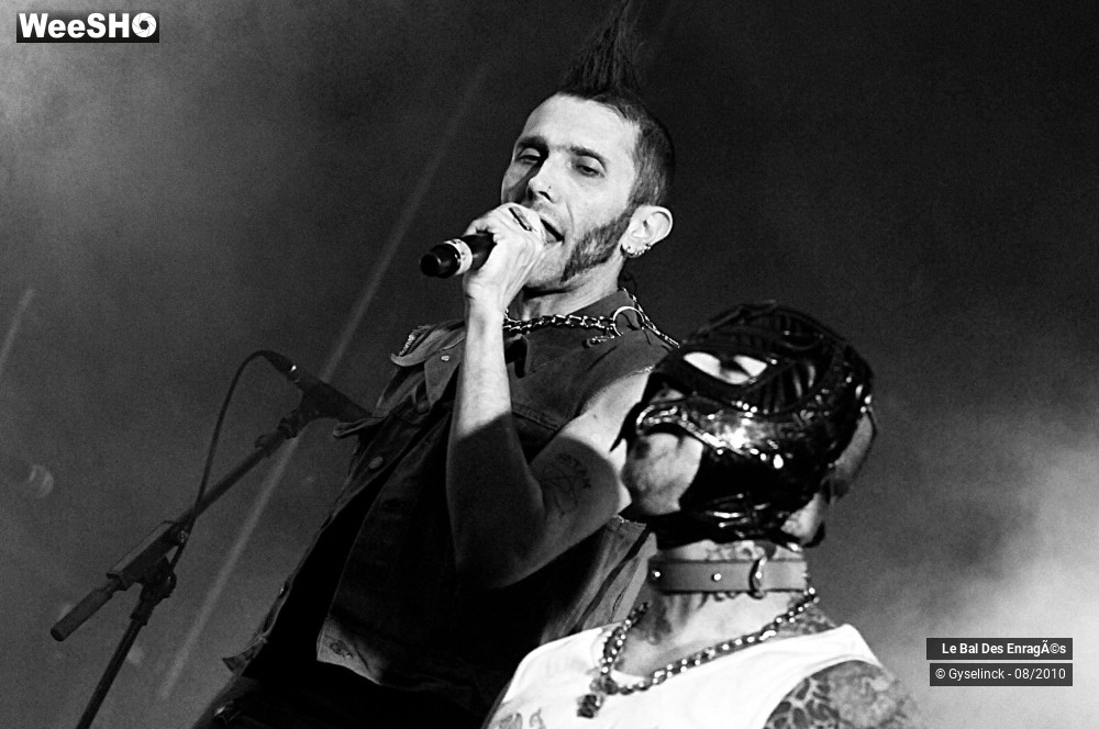 22/33 photos du spectacle Le Bal des Enragés 1