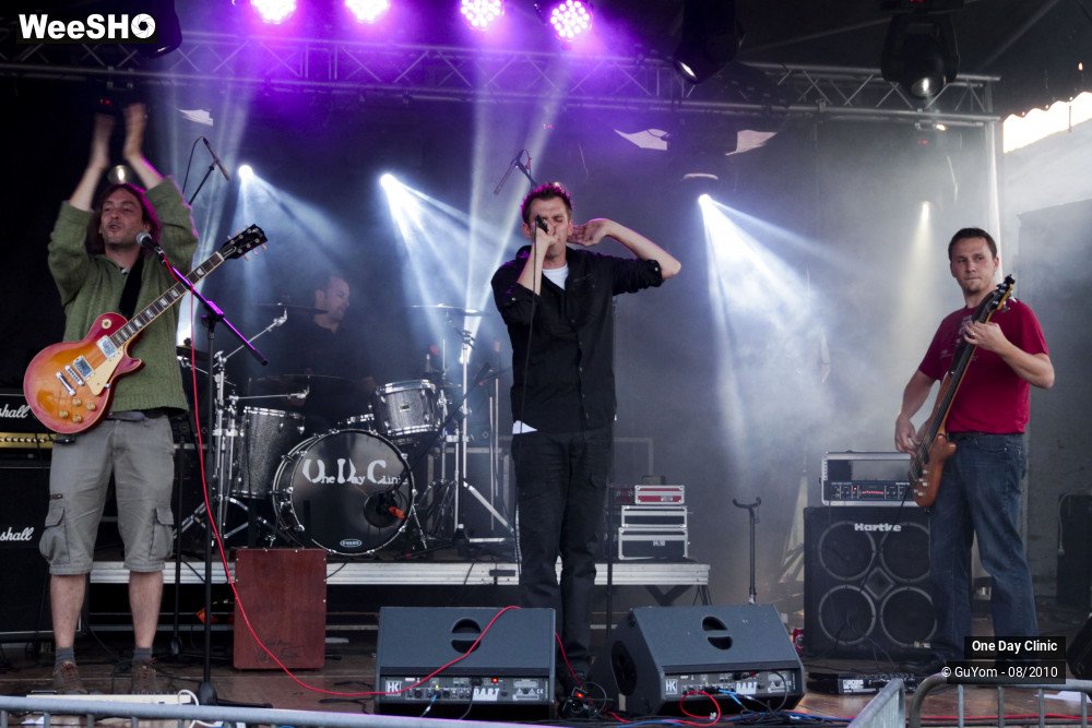 14/26 photos du spectacle One Day Clinic