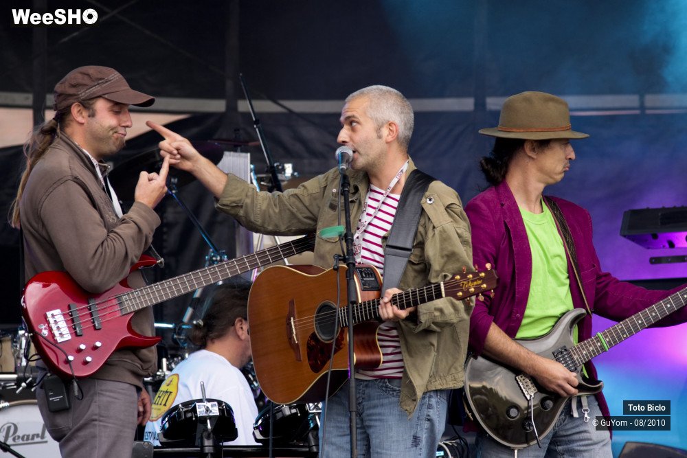 18/50 photos du spectacle Toto Biclo