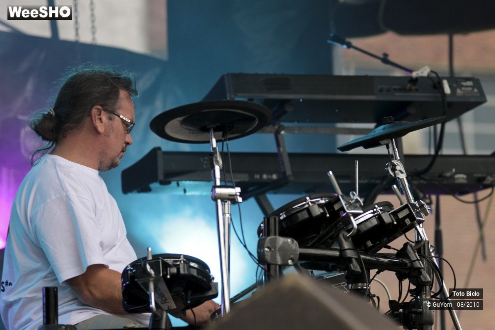 31/50 photos du spectacle Toto Biclo