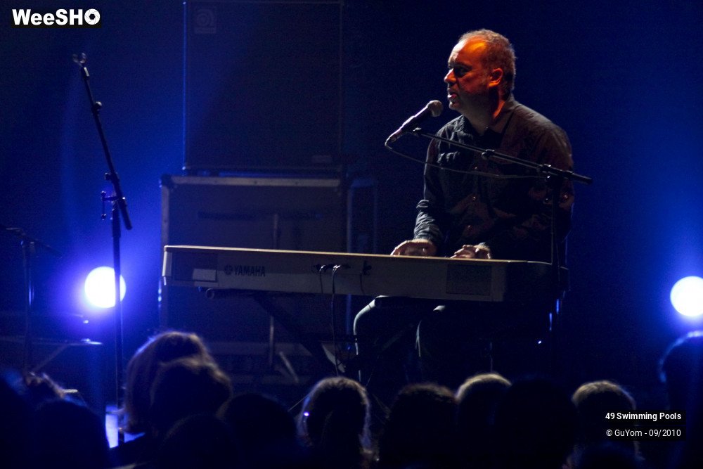 15/19 photos du spectacle 49 Swimming Pools