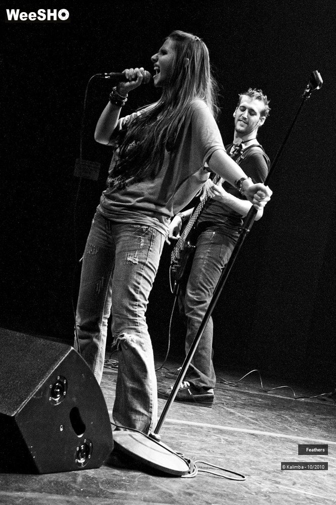 8/16 photos du spectacle Feathers 
