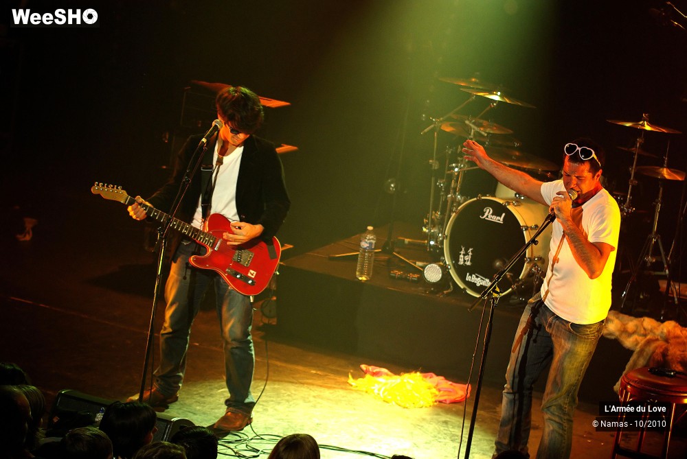 19/24 photos du spectacle L'Armée du Love