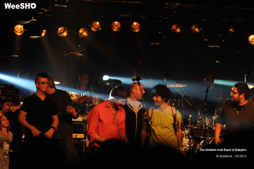 19/19 photos du spectacle The Greatest Rock Band Of babylon