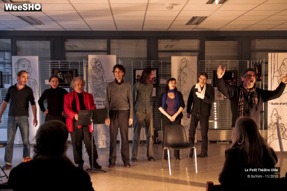 12/33 photos du spectacle Le Petit Théâtre Utile