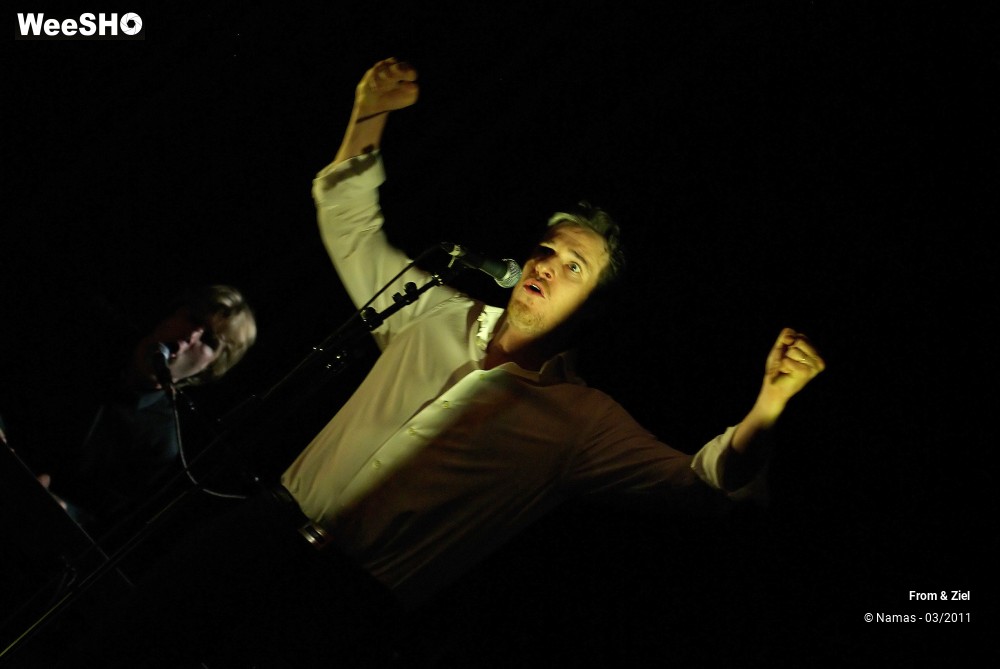 20/27 photos du spectacle From & Ziel