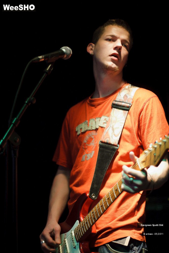 10/37 photos du spectacle Evergreen Sputti Shit